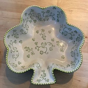 Temp-Tations Green Floral Lace Shamrock Bakeware